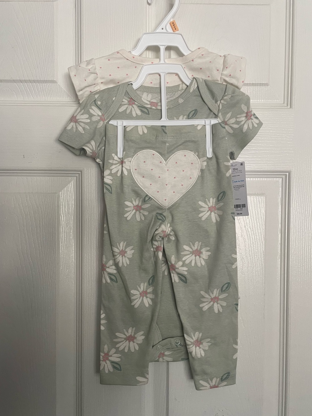 NWT Carter's 9-12 mo Set of 3 Sage Green Floral Heart Bodysuit & Cream w Hearts